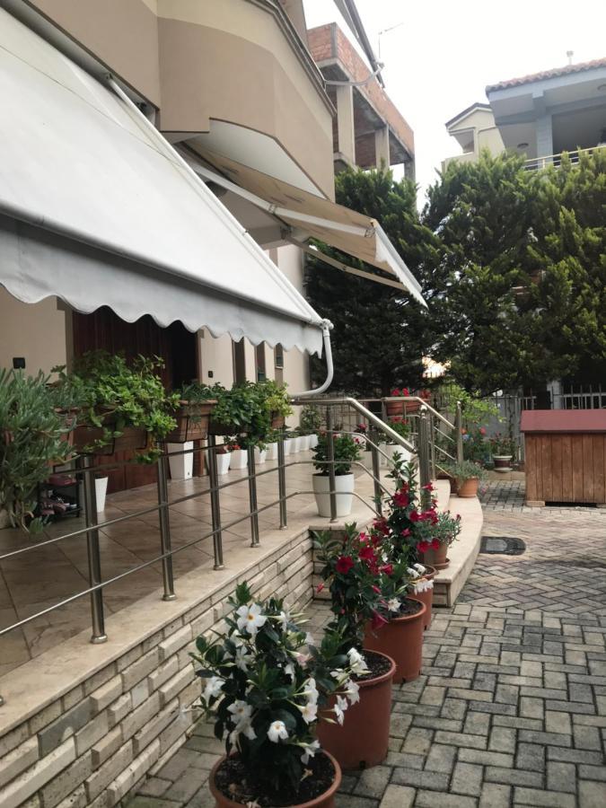 Guest House Il Palazzo Durrës Eksteriør bilde